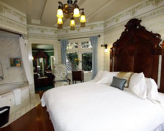 The Jabberwock Bed & Breakfast - מונטריי - חדר שינה