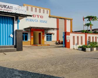 OYO 3767 Permata House - Yakarta - Edificio