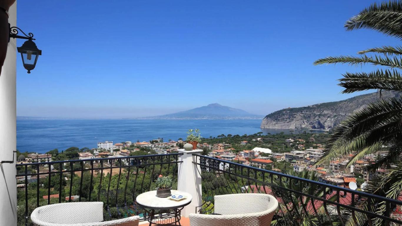 M Suites Sorrento