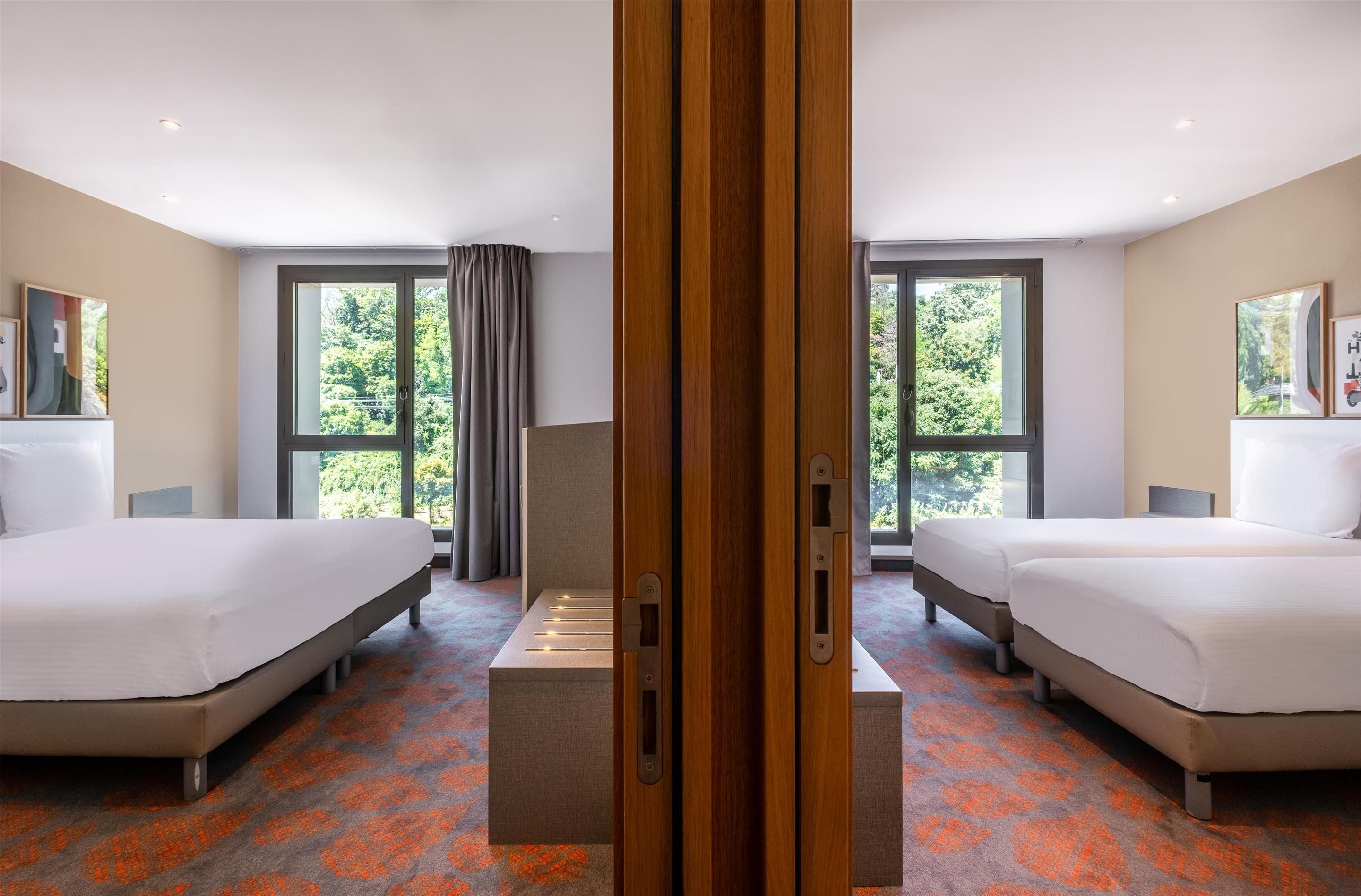 Spark by Hilton Lyon Park Saone thumbnail 3