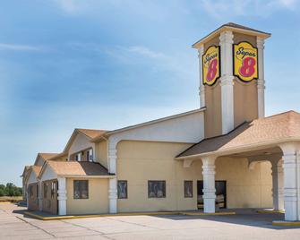 Super 8 by Wyndham Lexington - Lexington - Edificio