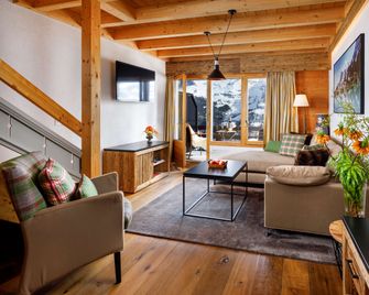 Eiger Mürren Swiss Quality Hotel - Lauterbrunnen - Olohuone