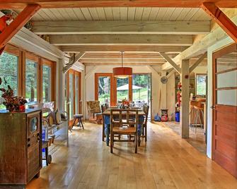 Beautiful, private Property/swimming pond - Fleischmanns - Dining room