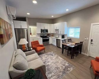 Stylish and cozy 2 bed - Brighton