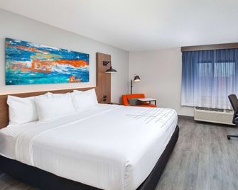 La Quinta Inn & Suites by Wyndham Nashville Airport - Nashville - Chambre