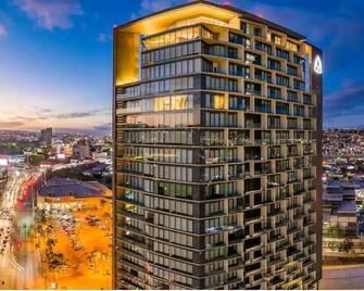 Upgraded room . Adamant tower ac&better than Hotel - Tijuana - Edificio