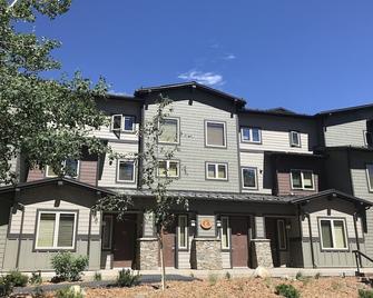 Lovely, 3 Bdr, 2 Ba Walk To Eagle Chair, On Sierra Star Golf Course! - Mammoth Lakes - Edificio
