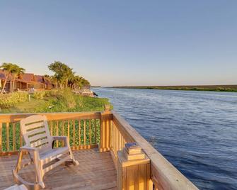 Boat, Fish & Swim: Lakefront Cabin in Okeechobee! - Okeechobee - Balkon
