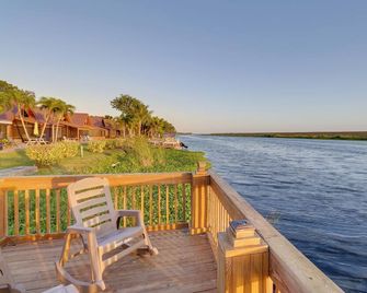 Boat, Fish & Swim: Lakefront Cabin in Okeechobee! - Okeechobee - Balcony