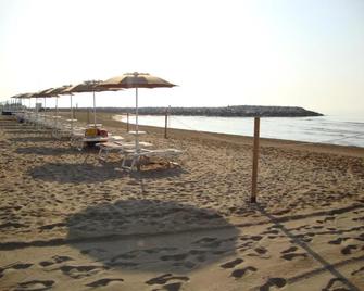 Hotel Villa Ginevra - Cavallino Treporti - Beach