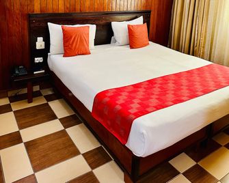 Yaahot Hotel - Iaundé