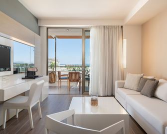 أفرا إمبيريال ريزورت سبا - خانيا - غرفة معيشة