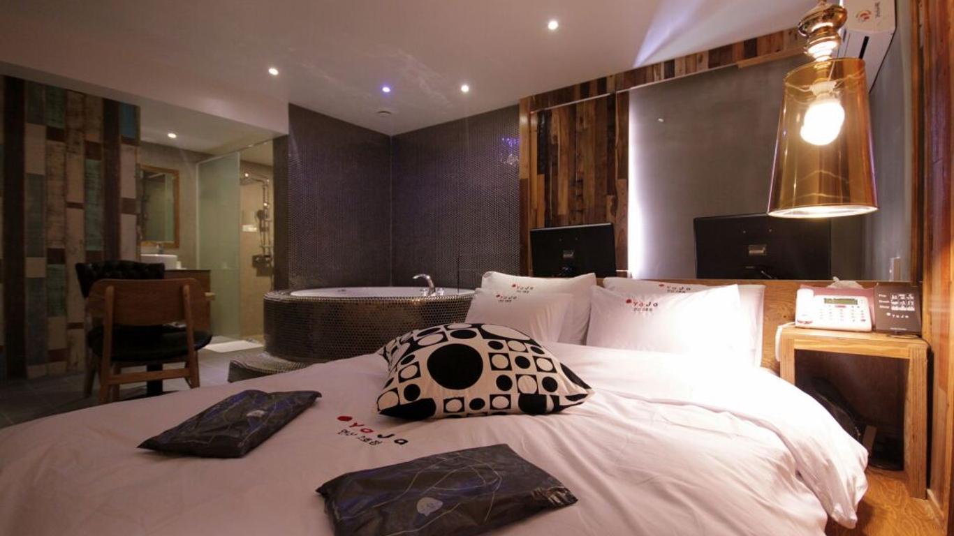 Hotel You, I In