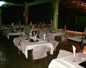 Robsi Hotel - Petit Goave - Restaurante