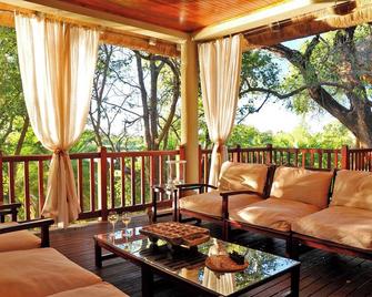 Divava Okavango Resort & Spa - Bagani - Living room