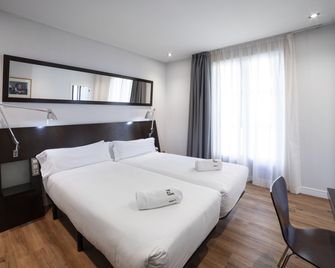 Petit Palace Arana Bilbao - Bilbao - Bedroom