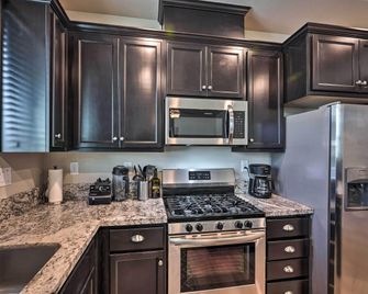 Pet-Friendly Elk Grove Retreat with Balcony! - Elk Grove - Cucina