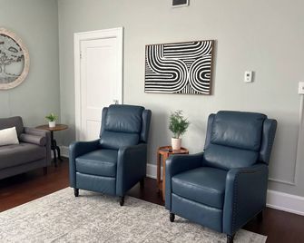 Cozy 1-bedroom in the heart of Historic Downtown Chillicothe - Chillicothe - Soggiorno