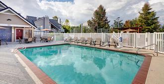 Residence Inn by Marriott Seattle North/Lynnwood Everett - Lynnwood - Svømmebasseng