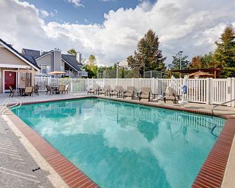 Residence Inn by Marriott Seattle North/Lynnwood Everett - Lynnwood - Bazén