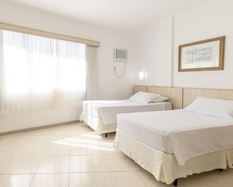 Hotel Ilha da Madeira - Balneario Camboriú - Habitación