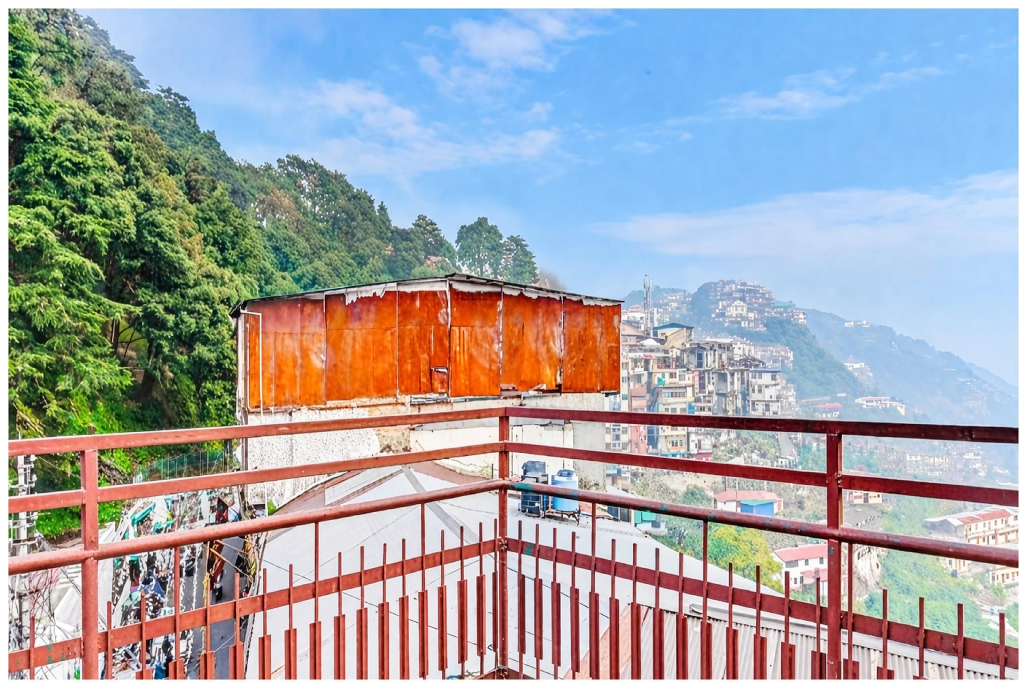 Goroomgo Naina Homestay Mussoorie - Mussoorie - Balcon