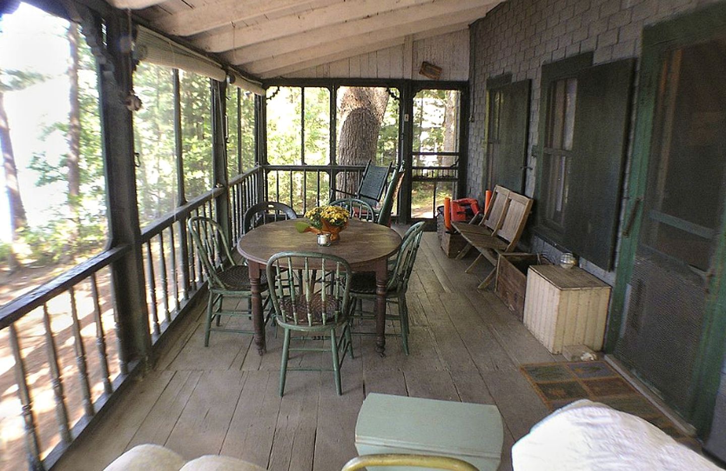 Rustic Lakefront Cabin Rental with Dock on Bauneg Beg Lake near Portland, Maine - Sanford - Balcón