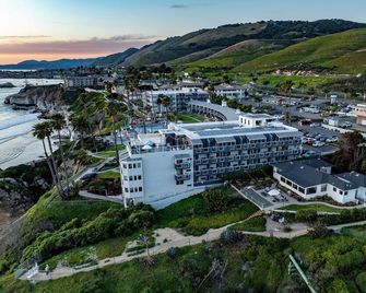 Tides Oceanview Inn and Cottages - Pismo Beach