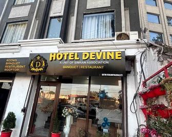Hotel Devine - Zerakpur - Будівля