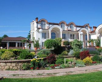 Aleksandar Villa & Spa - אוחריד - בניין