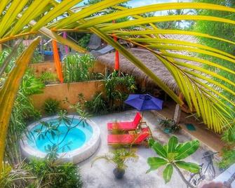 Santan Gili Cottages - Pemenang - Piscina