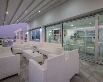 Art & Wine Boutique Hotel - Lárnaca