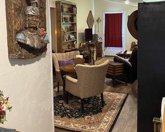 An Indiana Jones Inspired Spectacular Adventure Movie Suite! - Chickamauga - Dining room