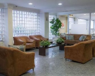 أوفت سان كونهادو هوتل - غويانيا - ردهة