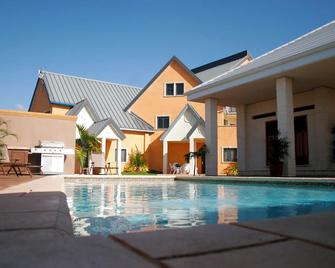 Cozy Studio with Pool Access in Gated Community San Fernando - San Fernando - Pool