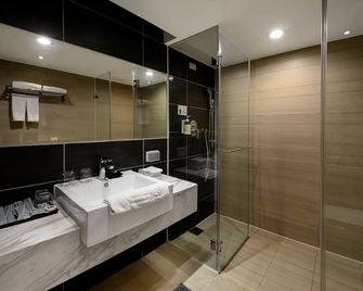 Beacon Hotel - Taichung City - Bathroom