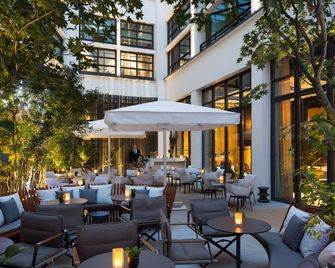 فندق لو سينك كوديت - باريس - شرفة مرصوفة