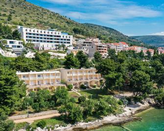 Hotel Val - Seget Donji - Gebäude