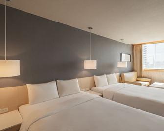 Kindness Hotel - Kaohsiung Guang Rong Pier - Kaohsiung City - Bedroom