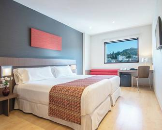 Hotel Granada - Granada - Bedroom