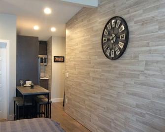 Chic Denver Tech studio - Centennial - Dining room