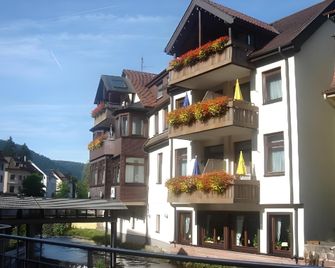 Hotel Sonne by Mastiff - Bad Wildbad - Будівля