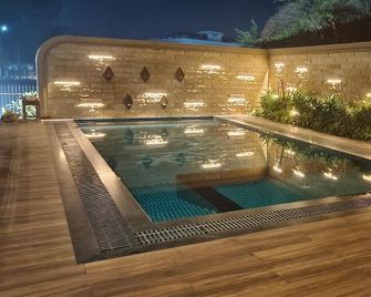Sangath Banquet & Resort - Nadiād - Pool