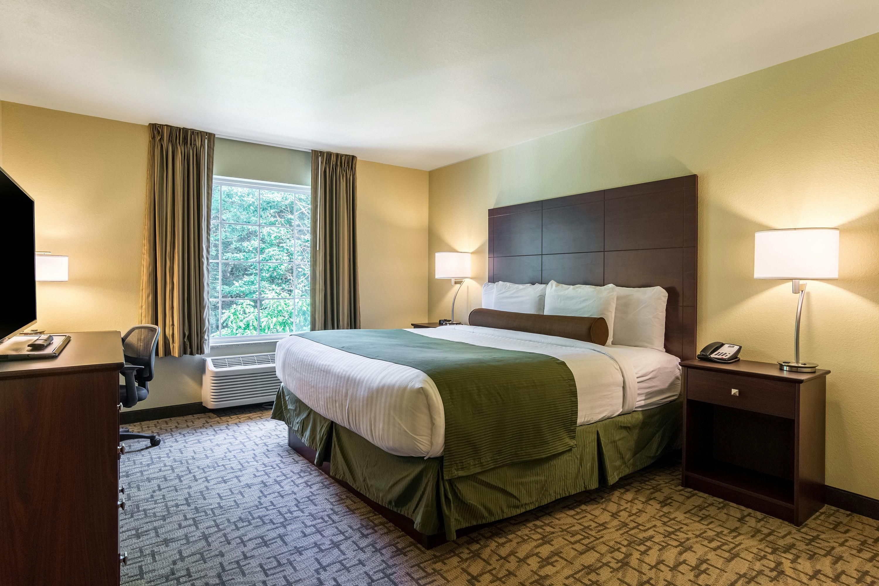 Cobblestone Hotel & Suites - Harborcreek - Erie - Sovrum