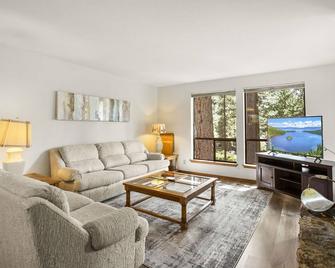 1 Sky Lake - walk to town - Incline Village - Sala de estar