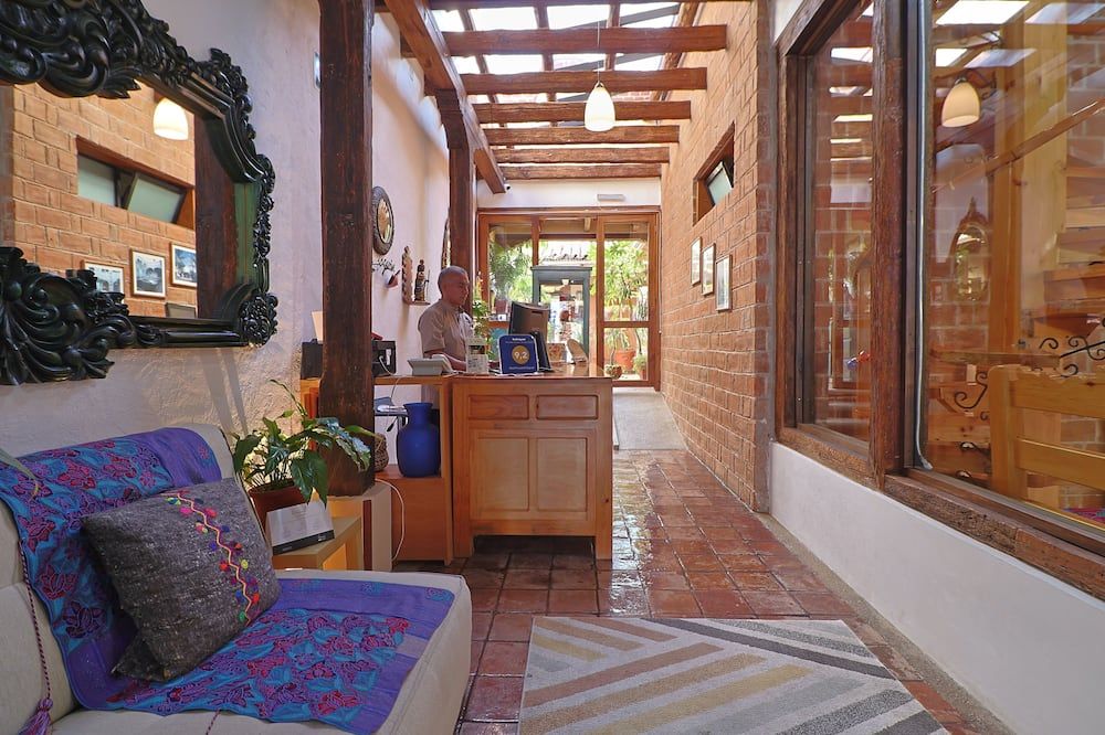 Hotel El Zaguán Histórico - סן קריסטובל דה לס קאסאס - דלפק קבלה