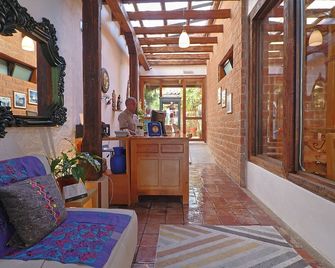 Hotel El Zaguán Histórico - סן קריסטובל דה לס קאסאס - דלפק קבלה
