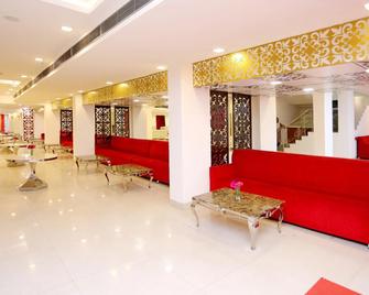 Townhouse Kaushambi Metro Ghaziabad - Ghāziābād - Lobby