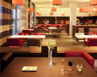 ibis Bata - Bata - Bar