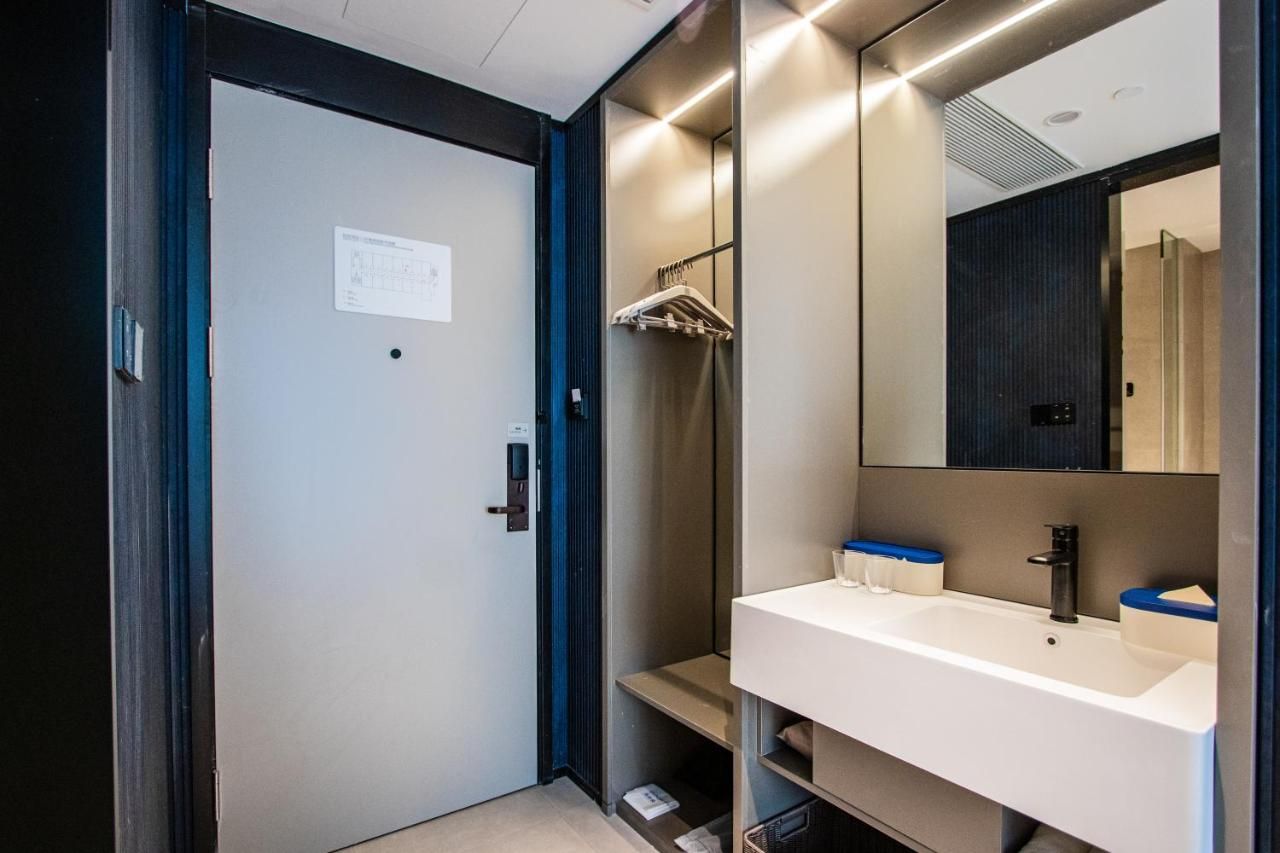 Atour Light Hotel Hangzhou West Lake Lakeside Qinghefang